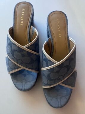 Coach Sloan Signature Espadrille Block Heel Sandals Blue Chambray in SZ 9.5 EUC